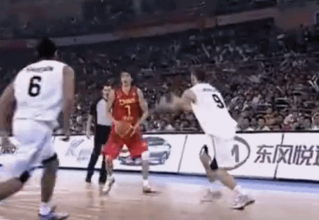 08年试训湖人,11年亚锦赛惊鸿一扣进奥运,还记得那个排骨飞人吗