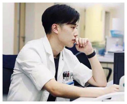 医生徐晔:17岁上985,25岁博士毕业,却因颜值太高收获大批粉丝休闲区蓝鸢梦想 - Www.slyday.coM 医生徐晔:17岁上985,25岁博士毕业,却因颜值太高收获大批粉丝休闲区蓝鸢梦想 - Www.slyday.coM