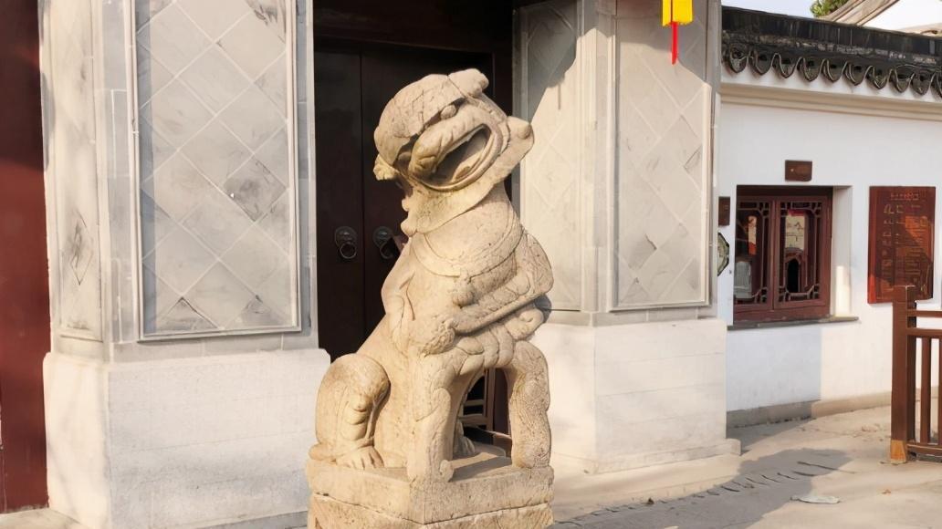 石狮子的红绸子怎么系 1cdf-kaaxtfn0075014.jpg