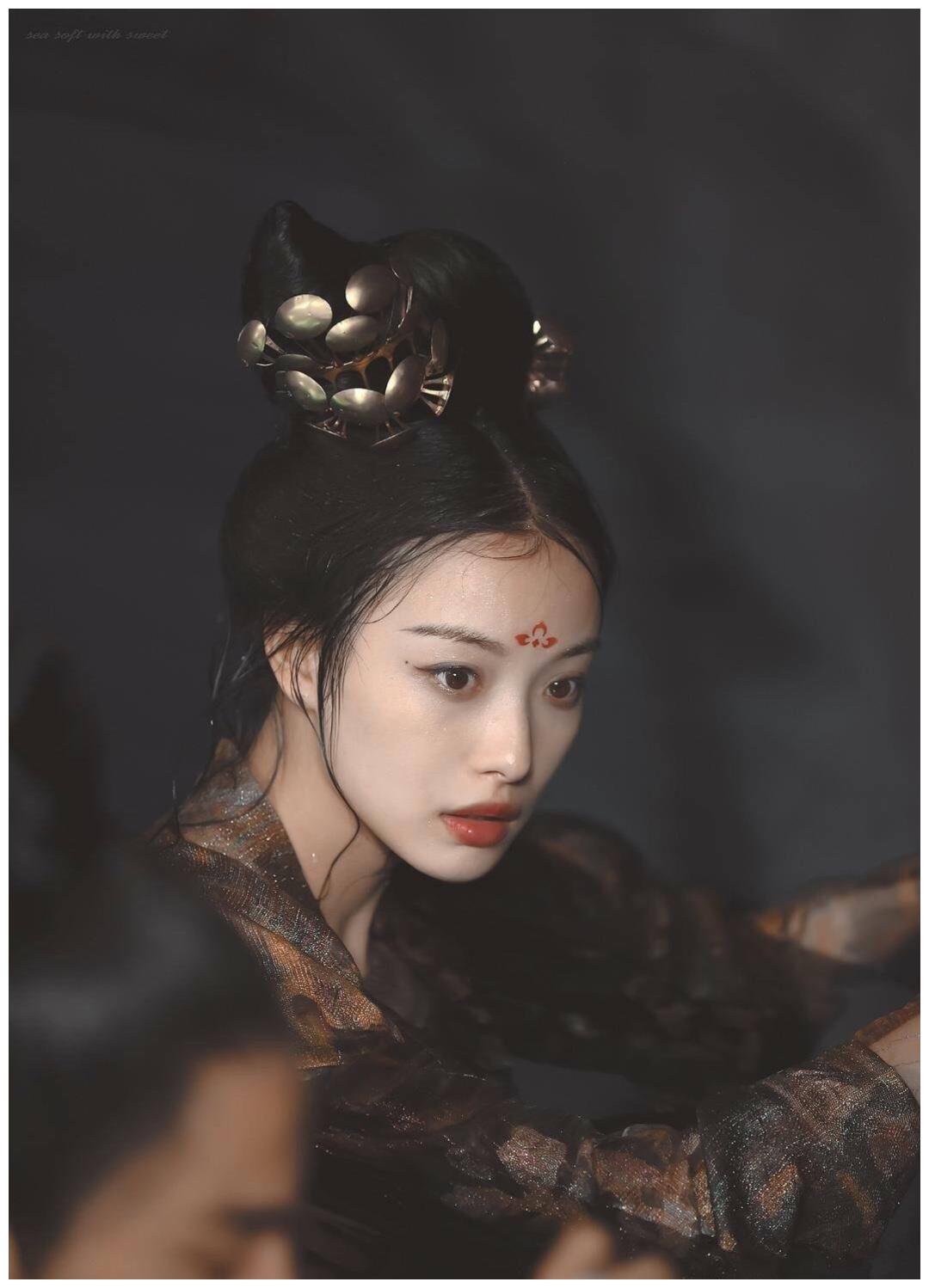 盘点那些惊艳的古装女神,杨幂热巴倪妮鞠婧祎,谁才是实至名归?