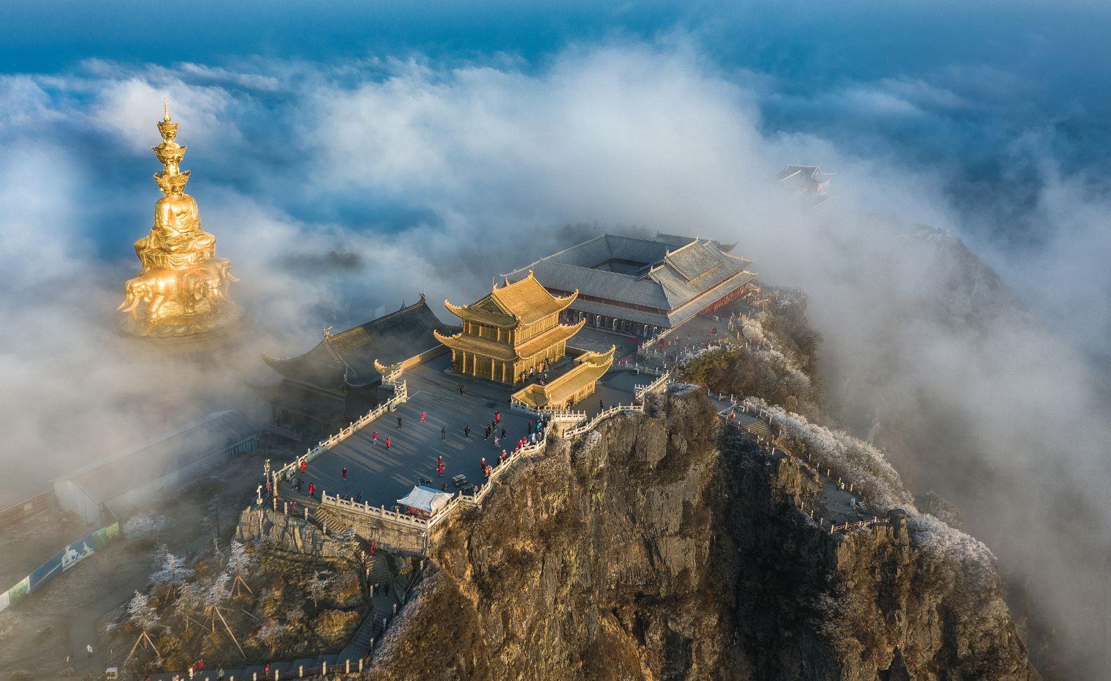 中国佛教四大名山之一，地藏菩萨道场，这座山因为李白而改名_九华山
