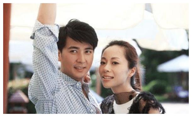 保剑锋老婆何珈好照片,保剑锋老婆何珈好