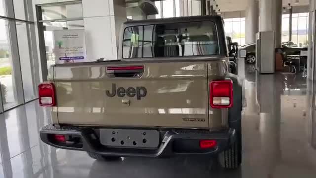 2020款吉普牧马人皮卡版到店实拍，这颜值和内饰，简直太帅了