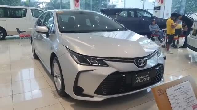 2020款丰田卡罗拉到店实拍，近距离看到外观和内饰，我立刻心动了