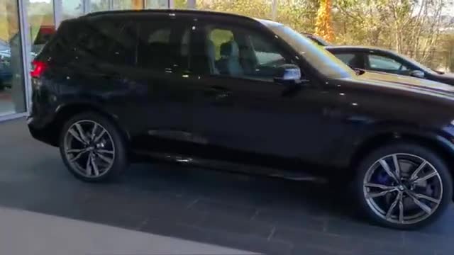 2020款宝马X5到店实拍，近距离了解外观内饰后，等不等自己考虑