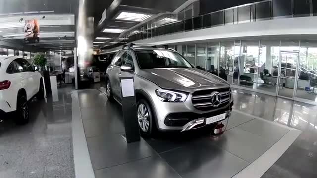 重磅新车，2020款奔驰GLE400d到店，我放弃了宝马X5，颜值太高