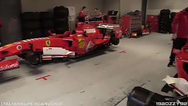赛车场车库实拍各种法拉利超级跑车，跑车迷喜欢这些车吗？