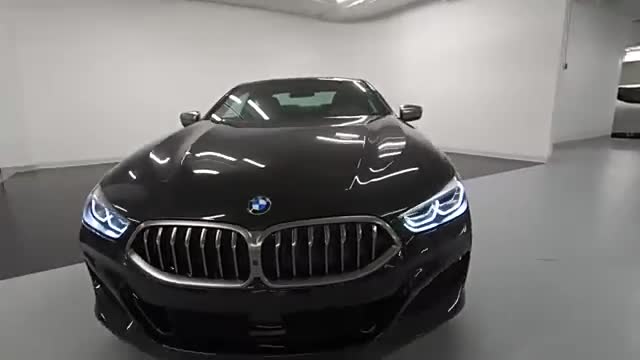 全面展示新款宝马M850i豪华轿车，外观和内饰都有很大提升