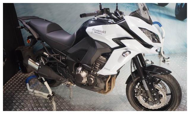 又一高品质摩托!62马力649cc,ABS+液晶屏,8.5万起