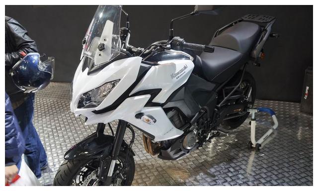 又一高品质摩托!62马力649cc,ABS+液晶屏,8.5万起