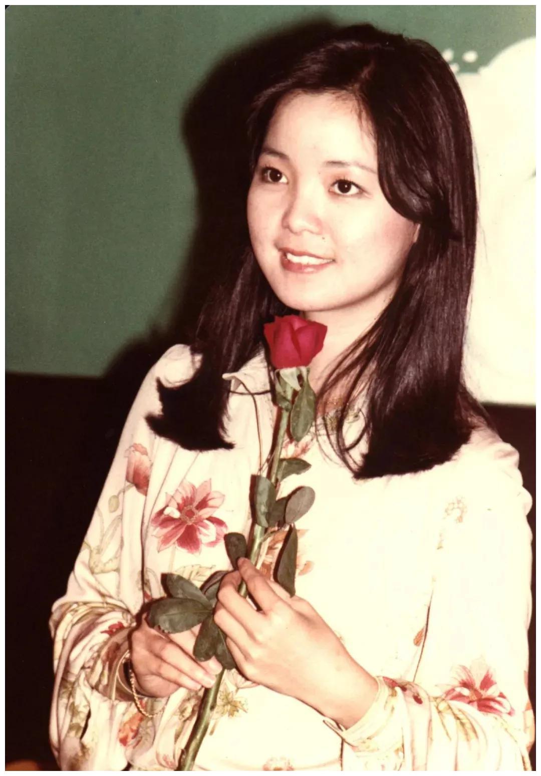 1953年出生的女明星,1986年出生的女明星 1953年生的四位女星,邓丽君凤飞飞不在了,尤雅与甄妮谁记得