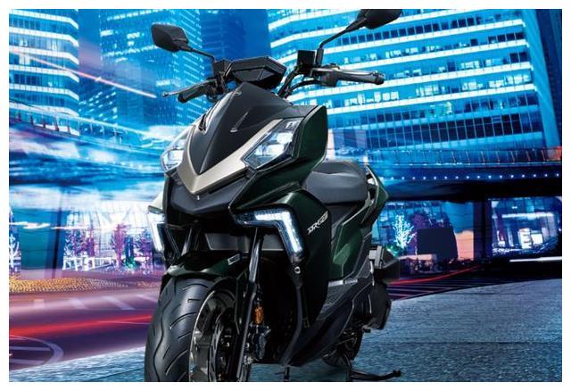 又一亲民踏板车!14.82马力158cc,ABS+电喷,均价2.5万