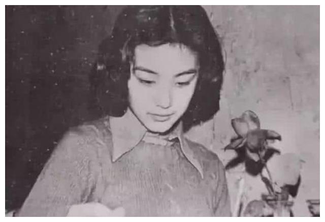 归亚蕾:20岁出道,四度封后,与初恋相守54年不离不弃