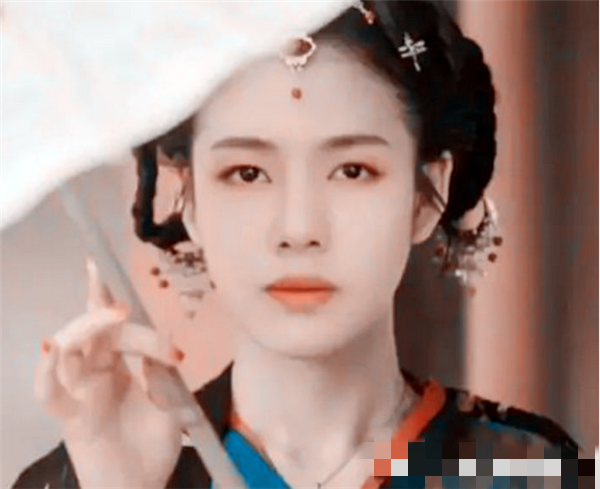 王一博男扮女装,肖战男扮女装,看到白敬亭:居然撞脸奥运冠军