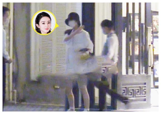 赵丽颖带儿子现身，宝宝正脸照首曝光