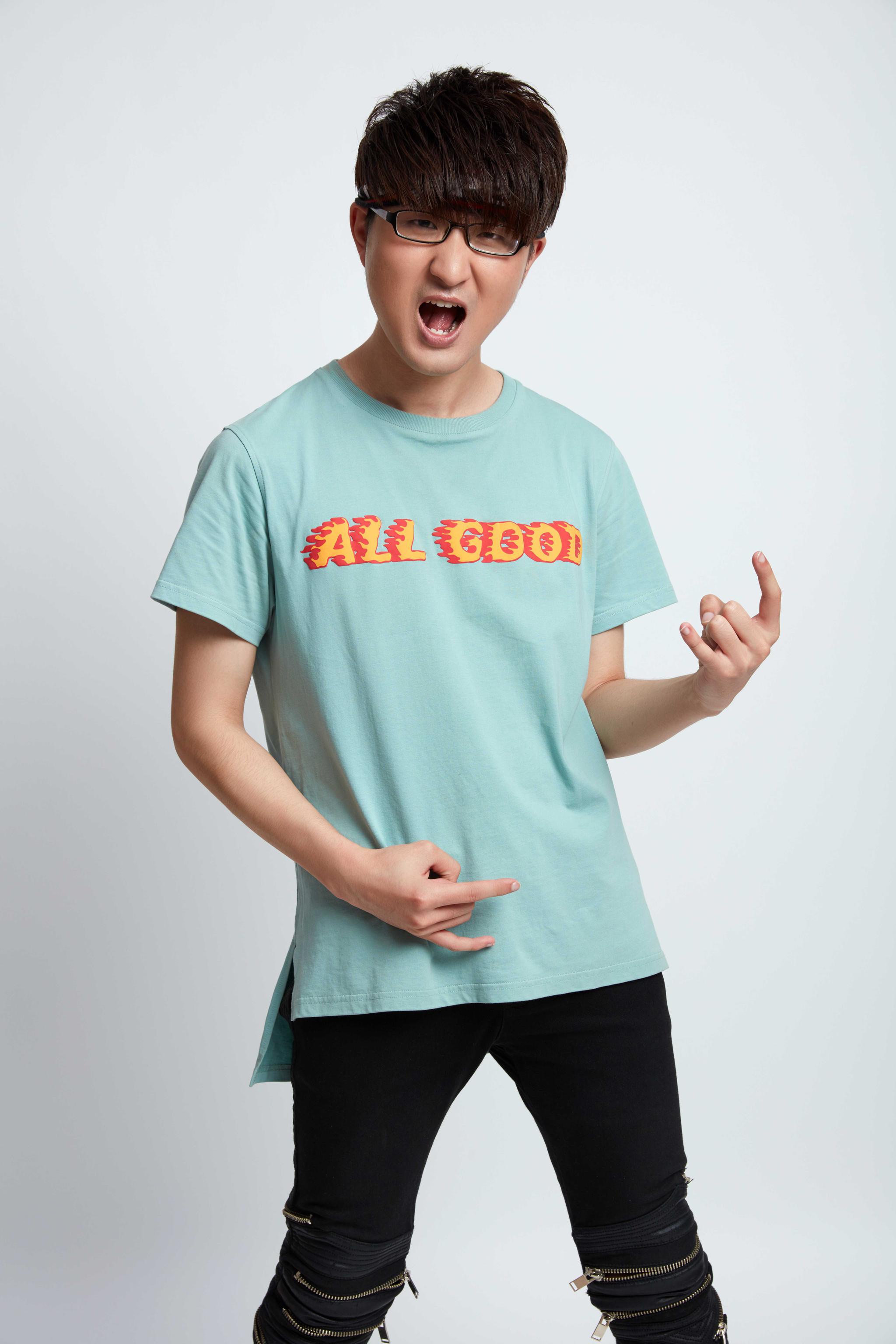 歌手黎真吾演绎少年版《打开》唱出热血与不羁