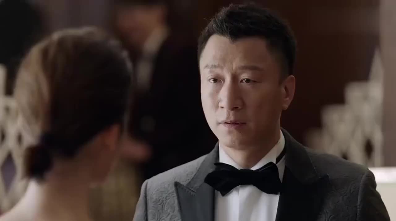 好先生浩坤害怕陆远捣乱然后在台下看到了他们的订婚仪式