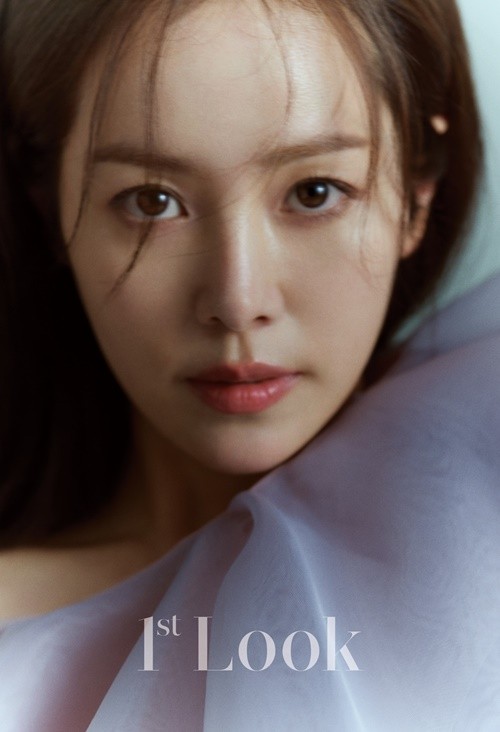 韩国女艺人韩志旼杂志写真穿纱裙仙气飘飘
