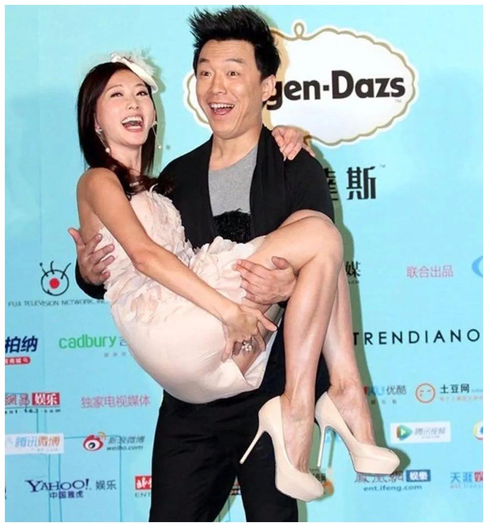 录视频暖心送祝福的黄渤,因喝酒蹦迪玩太嗨后,与美女互动被质疑休闲区蓝鸢梦想 - Www.slyday.coM 录视频暖心送祝福的黄渤,因喝酒蹦迪玩太嗨后,与美女互动被质疑休闲区蓝鸢梦想 - Www.slyday.coM