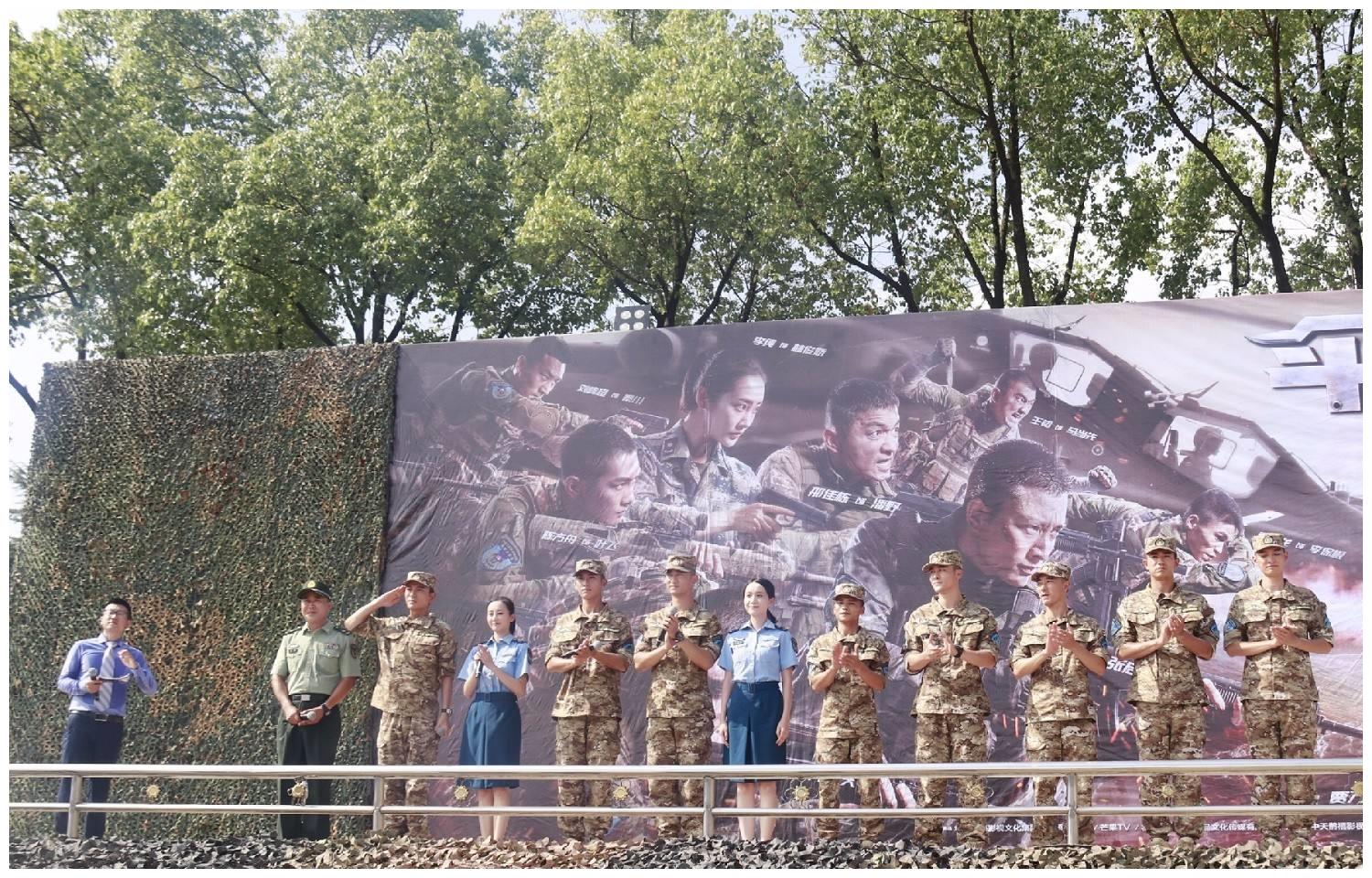 现实中的“战狼”庄小龙,身高1.5米被特招入伍,吴京都怕他休闲区蓝鸢梦想 - Www.slyday.coM 现实中的“战狼”庄小龙,身高1.5米被特招入伍,吴京都怕他休闲区蓝鸢梦想 - Www.slyday.coM