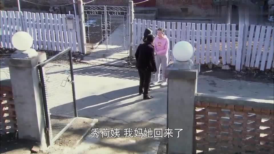 袖珍妈妈:弃婴登台表演,寻找自己的袖珍妈妈,一声声妈感动全场