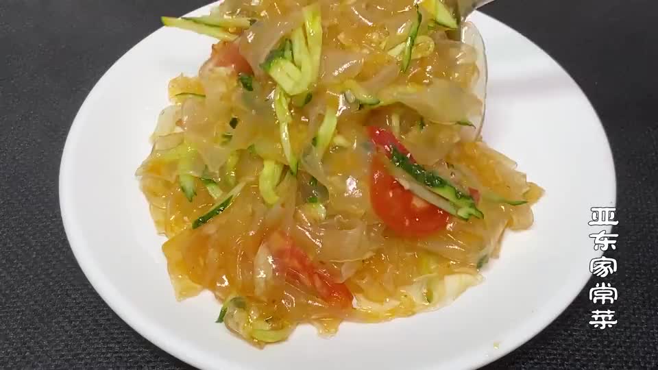 夏季的一道凉拌粉皮做法,下酒又爽口,一大盘不够吃