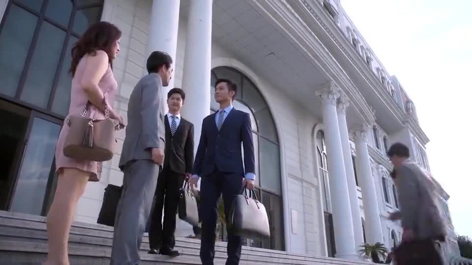 何以笙箫默不用客气这都是律师的职责所在