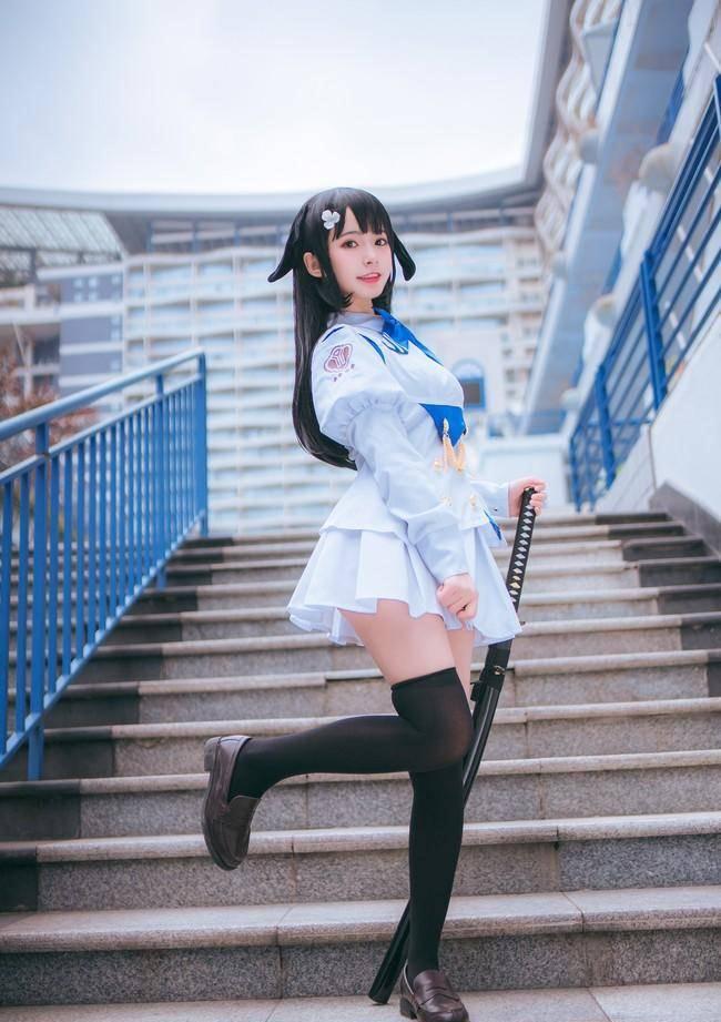 cosplay美女美腿,美女cos公孙离 碧蓝航线鸟海cosplay美腿绝对领域