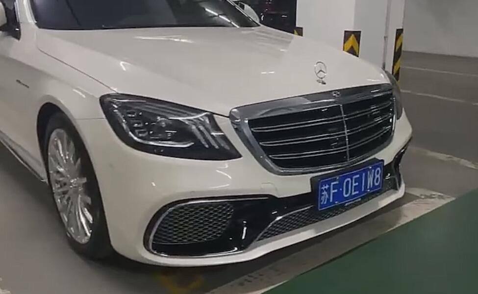 南通海门某地库实拍奔驰S65AMG，白色款更显奢华！