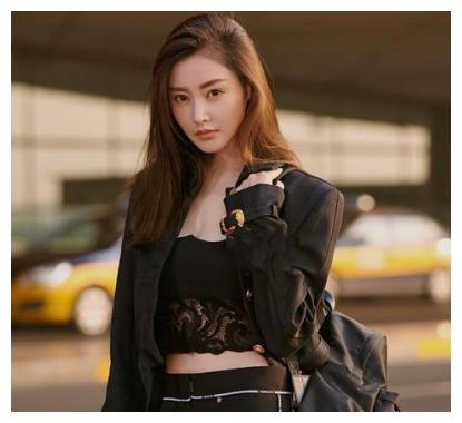 两位矮个巨星的成长之路欧文库里的荣耀与挑战