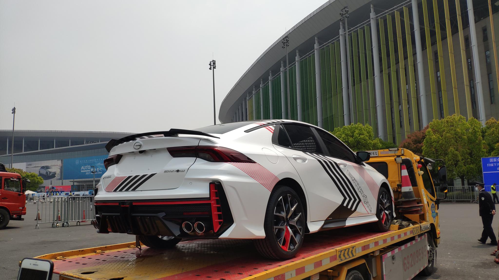 2021年上海车展探馆:广汽传祺影豹改装版实车