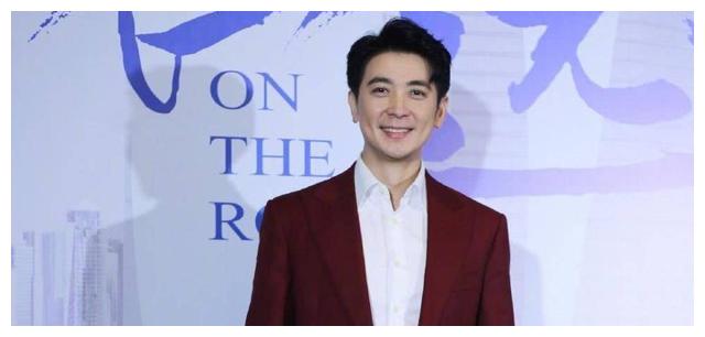 童年男神保剑锋,退隐娱乐圈,只为照顾家庭与妻子休闲区蓝鸢梦想 - Www.slyday.coM 童年男神保剑锋,退隐娱乐圈,只为照顾家庭与妻子休闲区蓝鸢梦想 - Www.slyday.coM