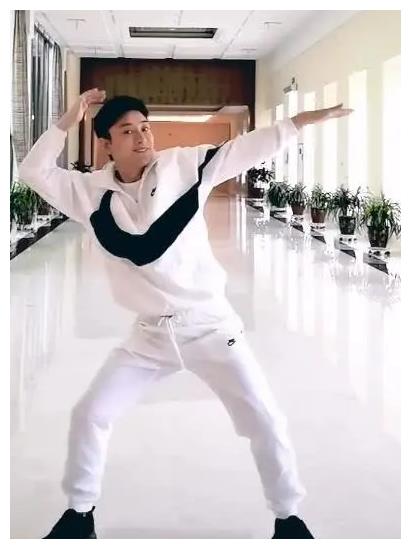 同款服装拍摄视频 7552-iuzasxt3025430.jpg