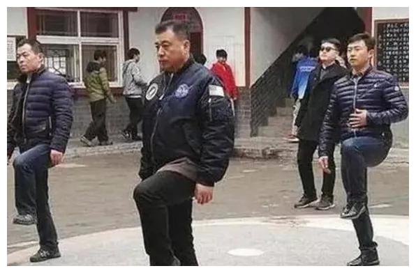 孤独的张宏民,59岁未婚?离开《新闻联播》后,他现在怎么样了