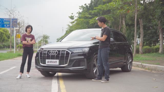 Jacky、小乔试驾新款奥迪Q7