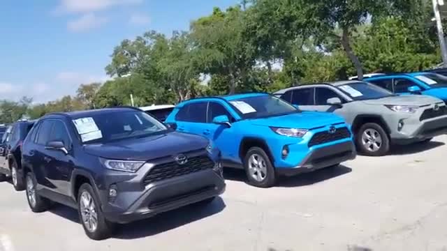 2019款丰田Rav4实拍，看了多个颜色版本，你喜欢哪个