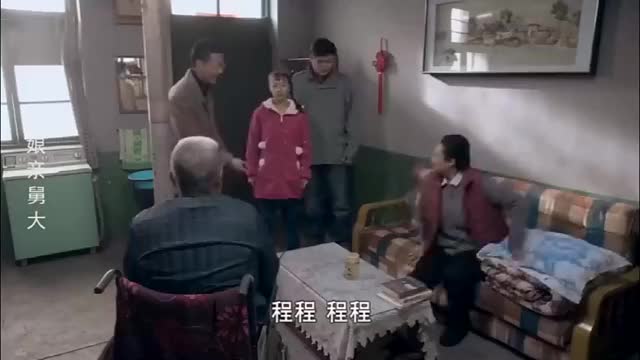 娘亲舅大,一家人被孙女骂得哑口无言,亲爸不敢多说一句,厉害!