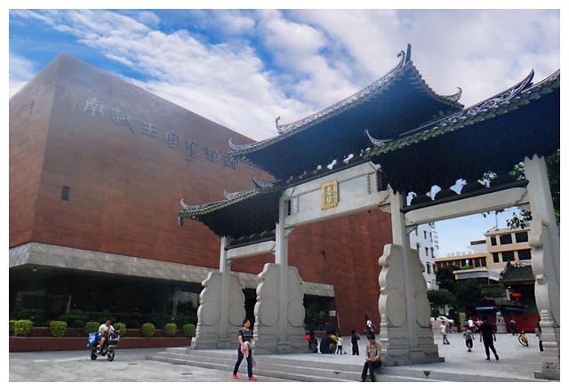 湖南湖北的湖指的是