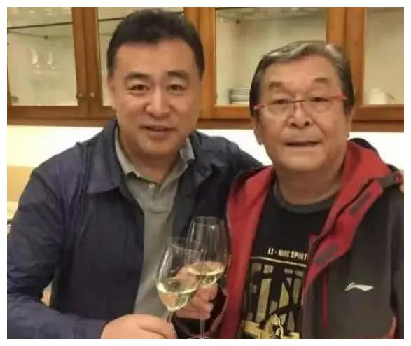 孤独的张宏民,59岁未婚?离开《新闻联播》后,他现在怎么样了