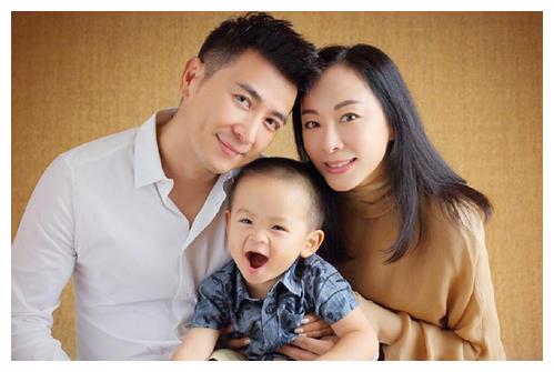 童年男神保剑锋,退隐娱乐圈,只为照顾家庭与妻子休闲区蓝鸢梦想 - Www.slyday.coM 童年男神保剑锋,退隐娱乐圈,只为照顾家庭与妻子休闲区蓝鸢梦想 - Www.slyday.coM