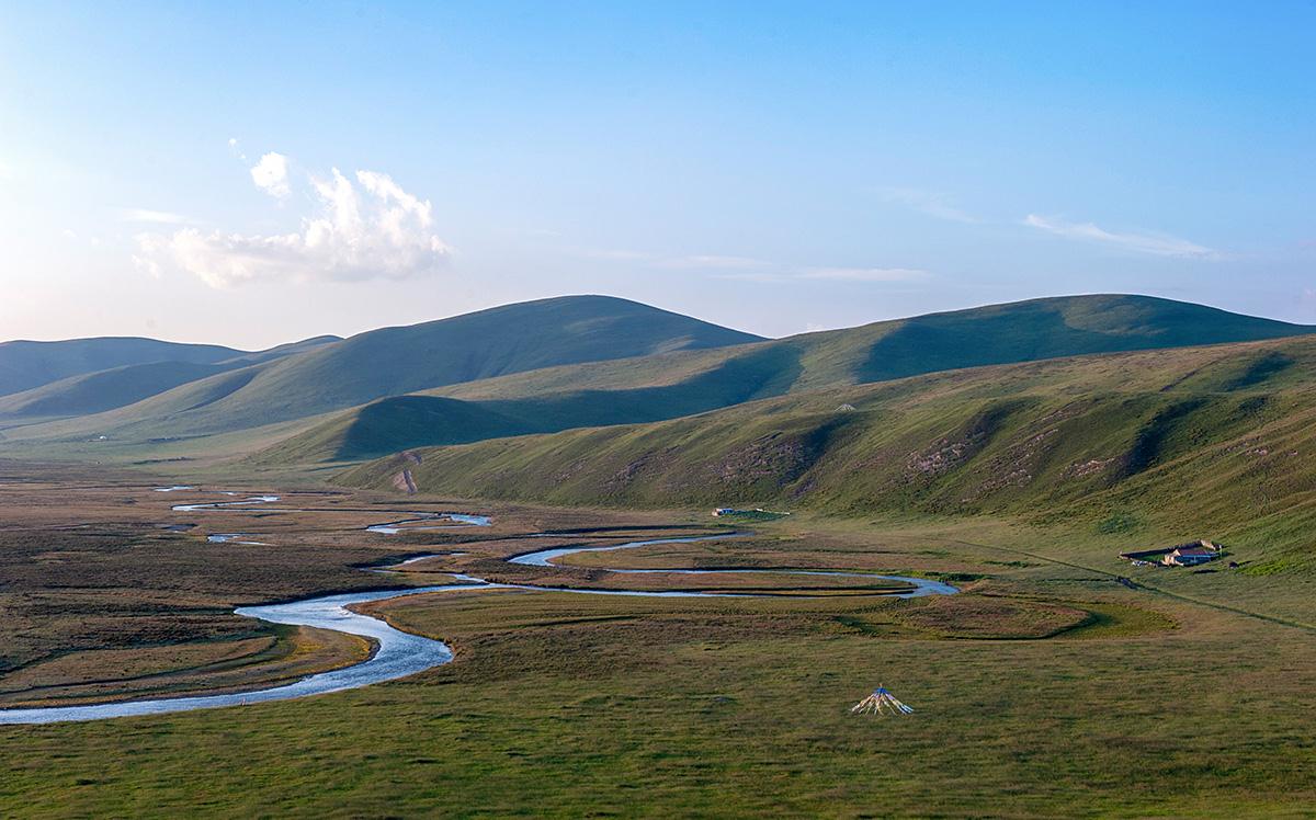 甘南河曲马场,原生态的草原美景,是我国三大名马之一的故乡