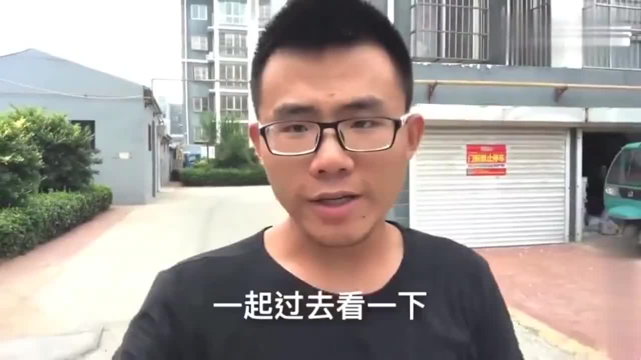 汽车实拍小伙上门收车15年起亚k3车况良好大家猜多少钱收