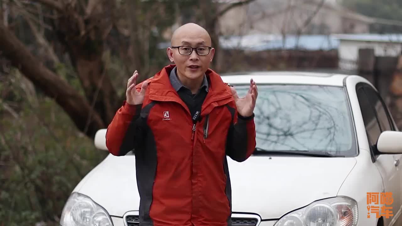 几十万的车买得起却舍不得出五块钱停车费你知道原因吗