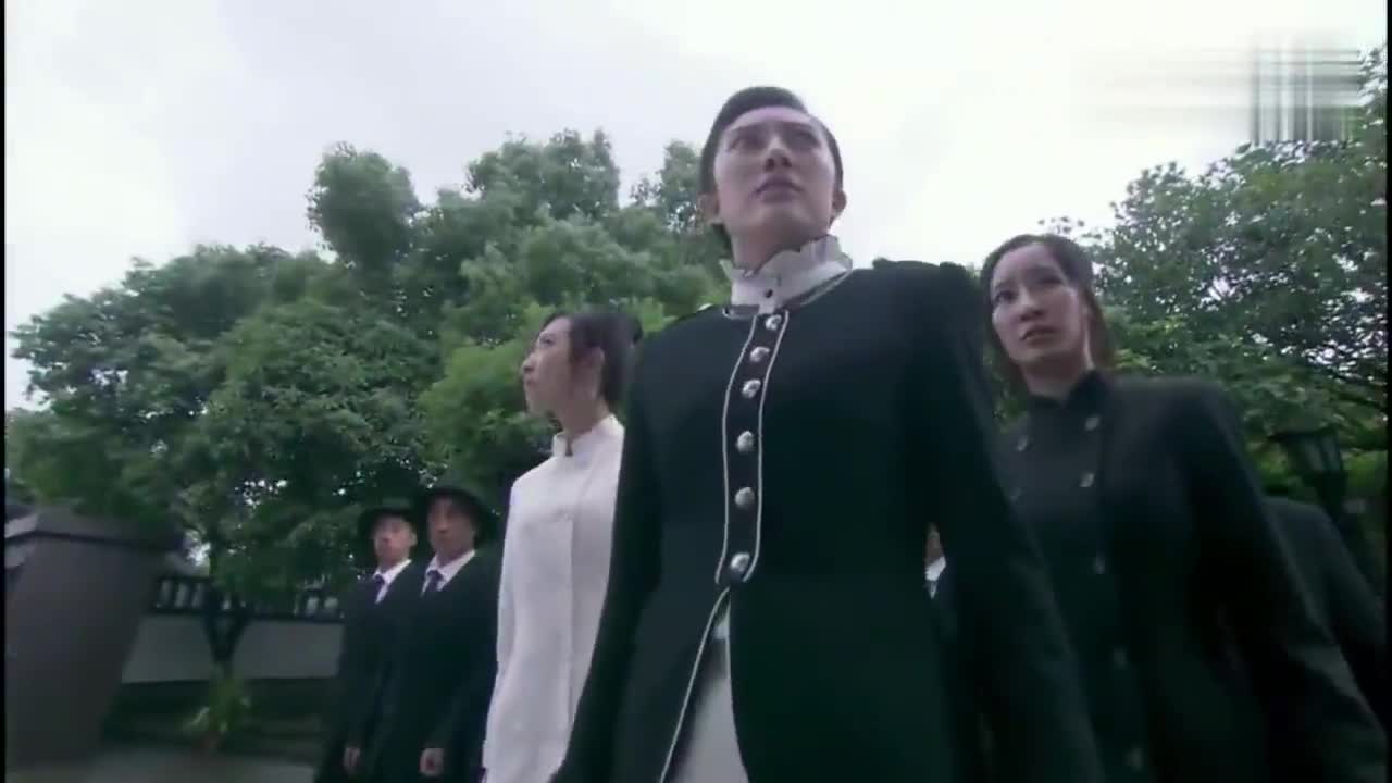 喋血孤岛熏子带人攻进巡捕房海仁杰为了掩护红叶与敌人开战