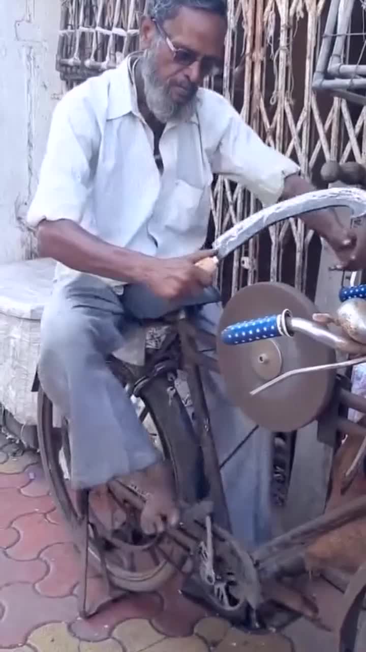 印度磨刀师傅，车子功能运用到位，妥妥的黑科技！