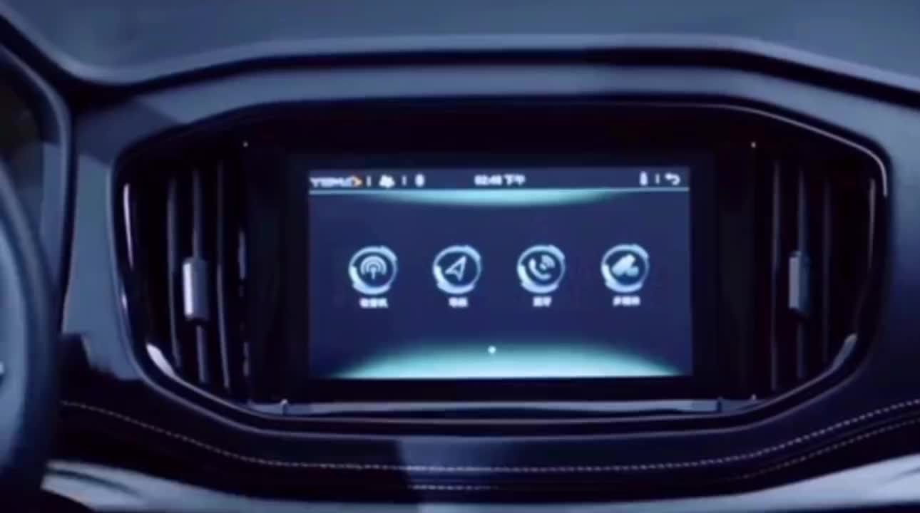 视频：售价4.99万的博骏比宝骏510便宜哦，车身长4.36米，双拼色车身