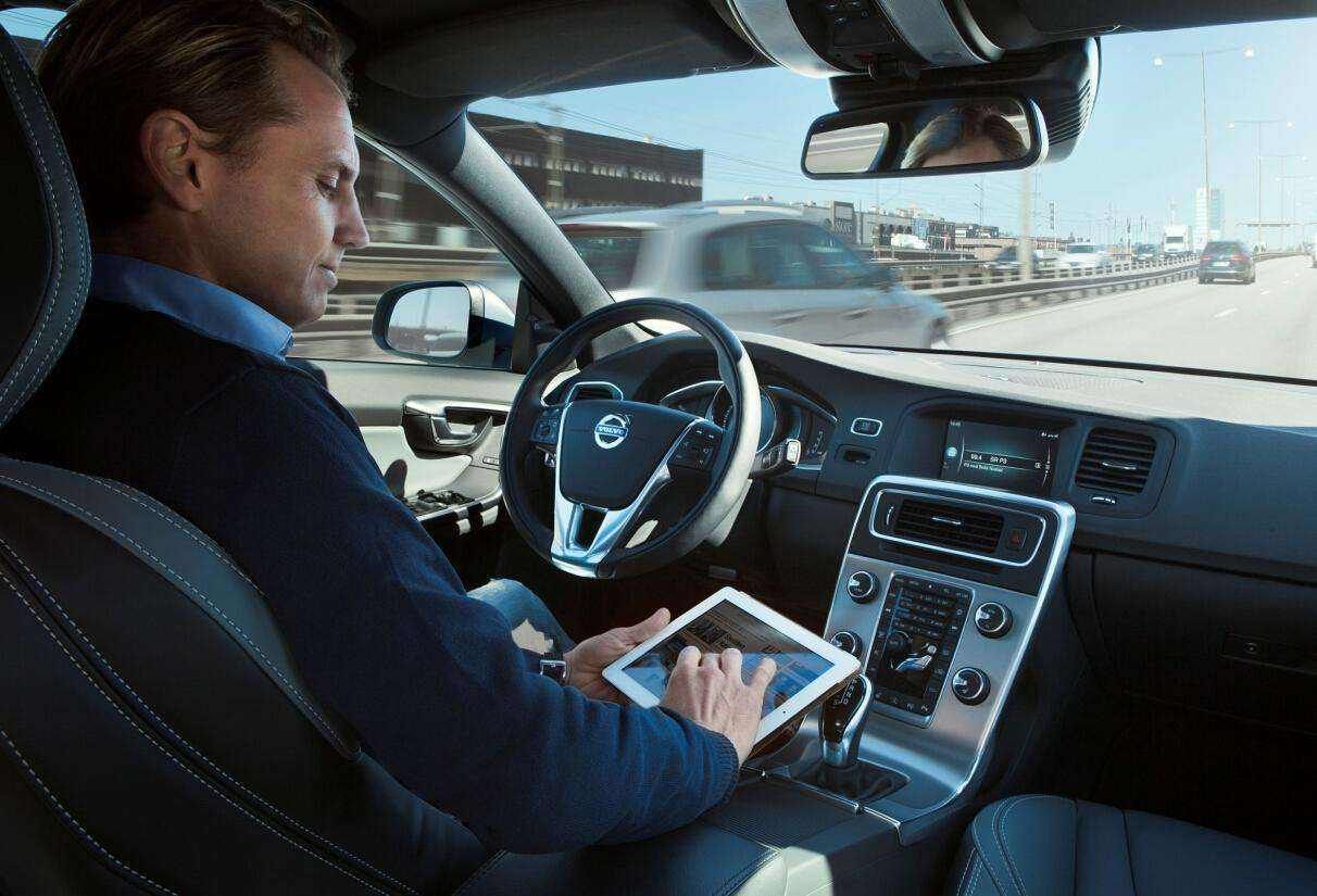 全球首个!英国将推出高速公路新规:司机在自动驾驶时可以看电影休闲区蓝鸢梦想 - Www.slyday.coM 全球首个!英国将推出高速公路新规:司机在自动驾驶时可以看电影休闲区蓝鸢梦想 - Www.slyday.coM