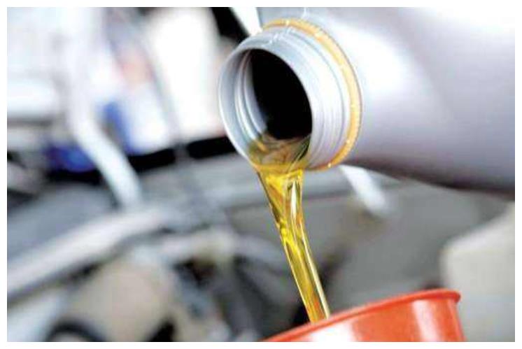 夏季汽车保养该用什么机油？关系到发动机性能，希望你没选错