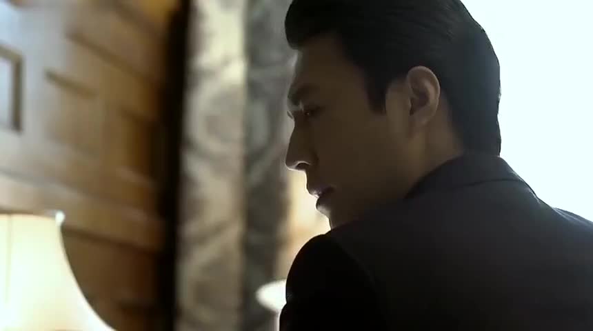 伪装者明楼叮嘱他的身份不许对别人说明台好的长官