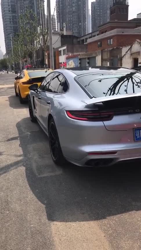 保时捷帕拉梅拉，当它亮起尾灯那一刻，就知道为啥放弃奔驰S级！